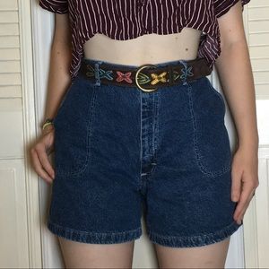 Wrangler high waisted shorts 🌻